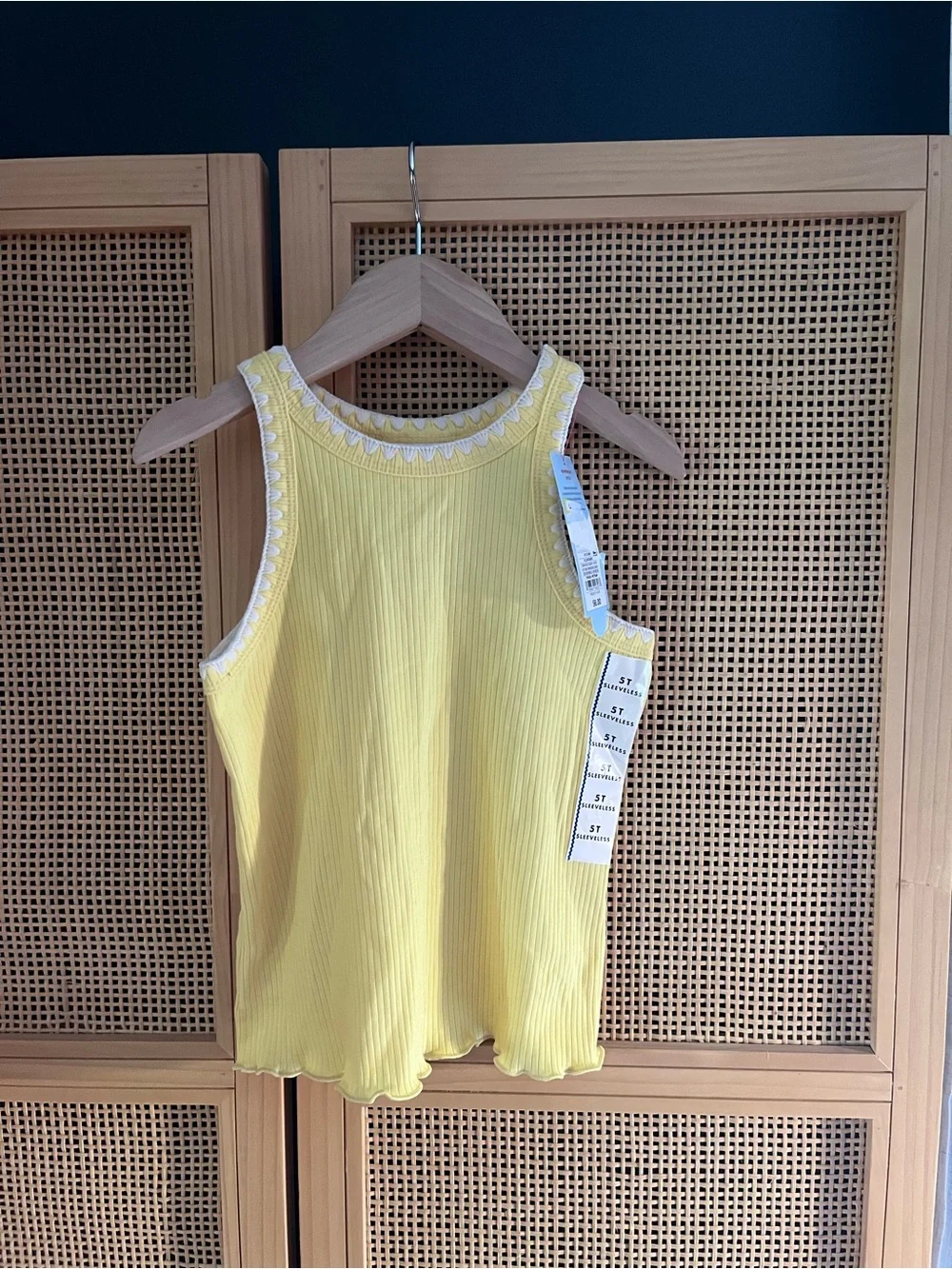Cat & Jack 5T Yellow Ribbed Tank with White Scalloped Trim